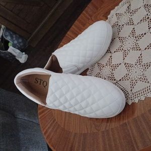 Women's Casual Shoes